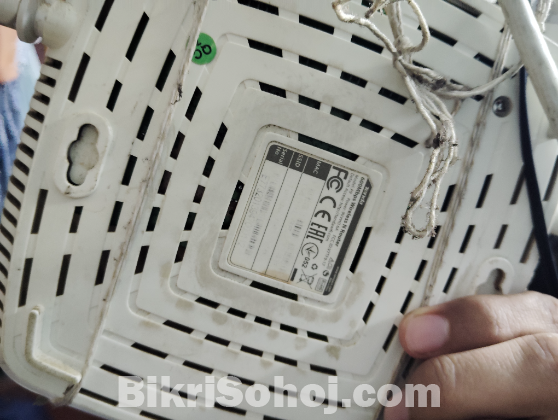Tenda F9 router